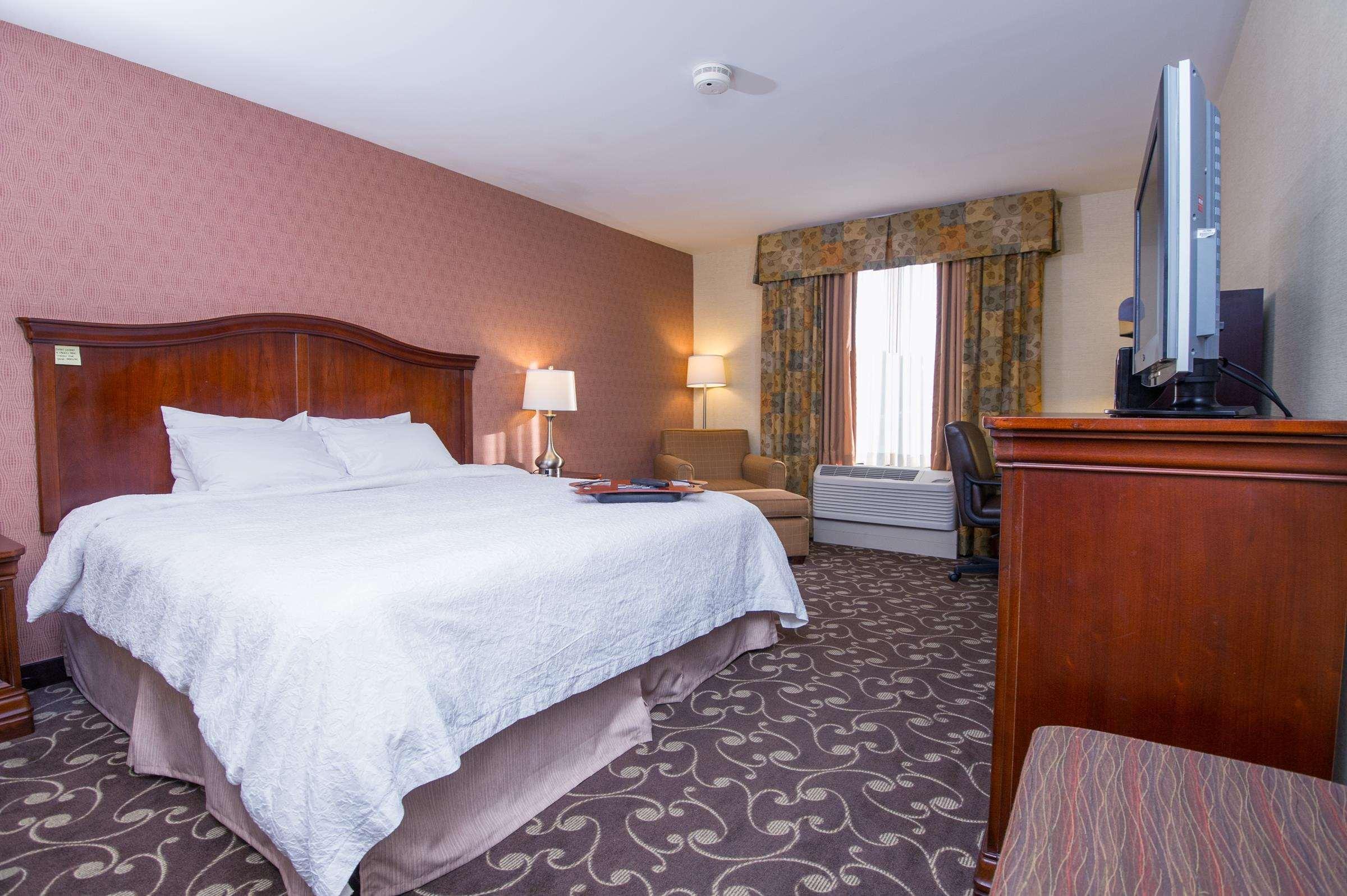 Hotel Hampton By Hilton Brattleboro Esterno foto
