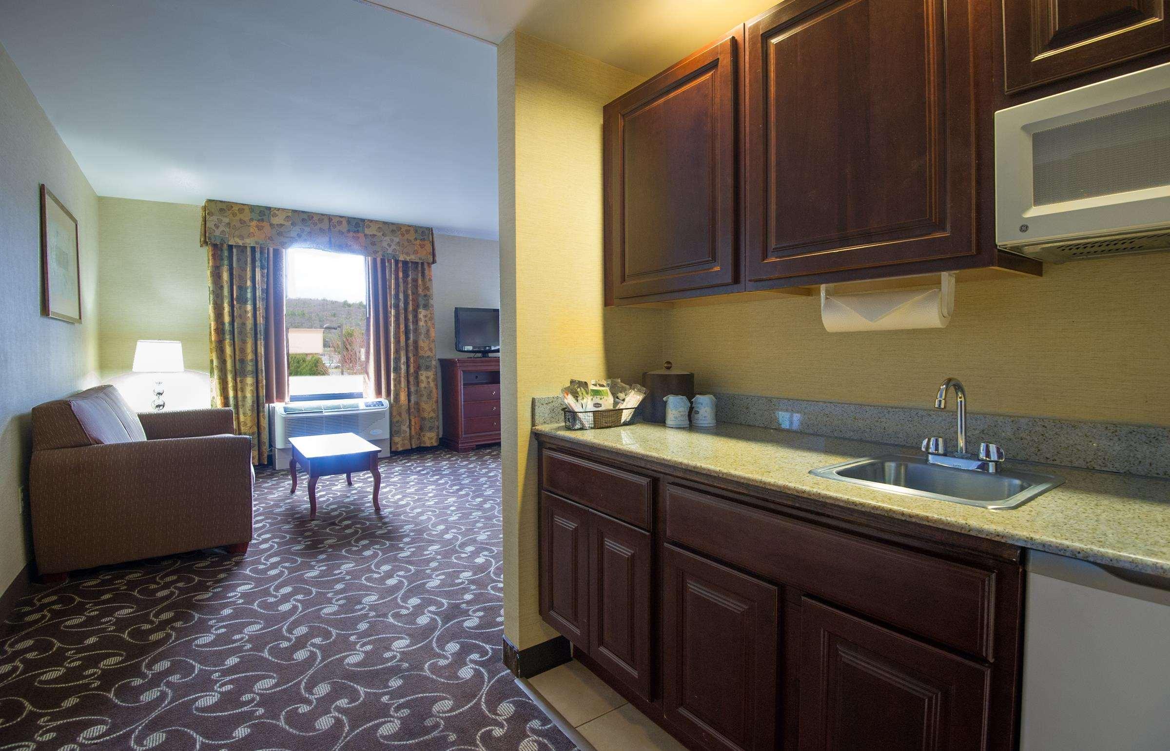 Hotel Hampton By Hilton Brattleboro Esterno foto