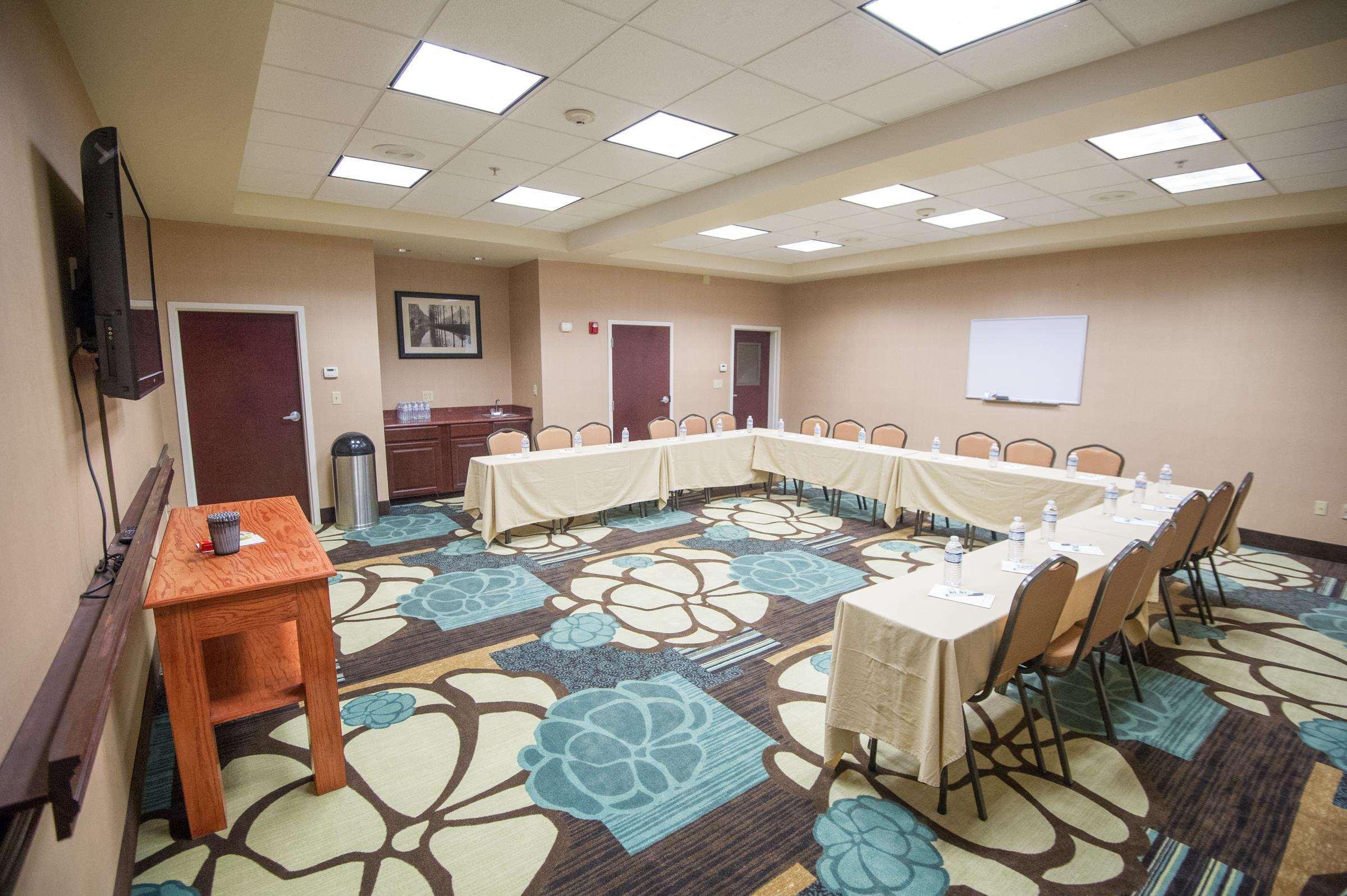 Hotel Hampton By Hilton Brattleboro Esterno foto
