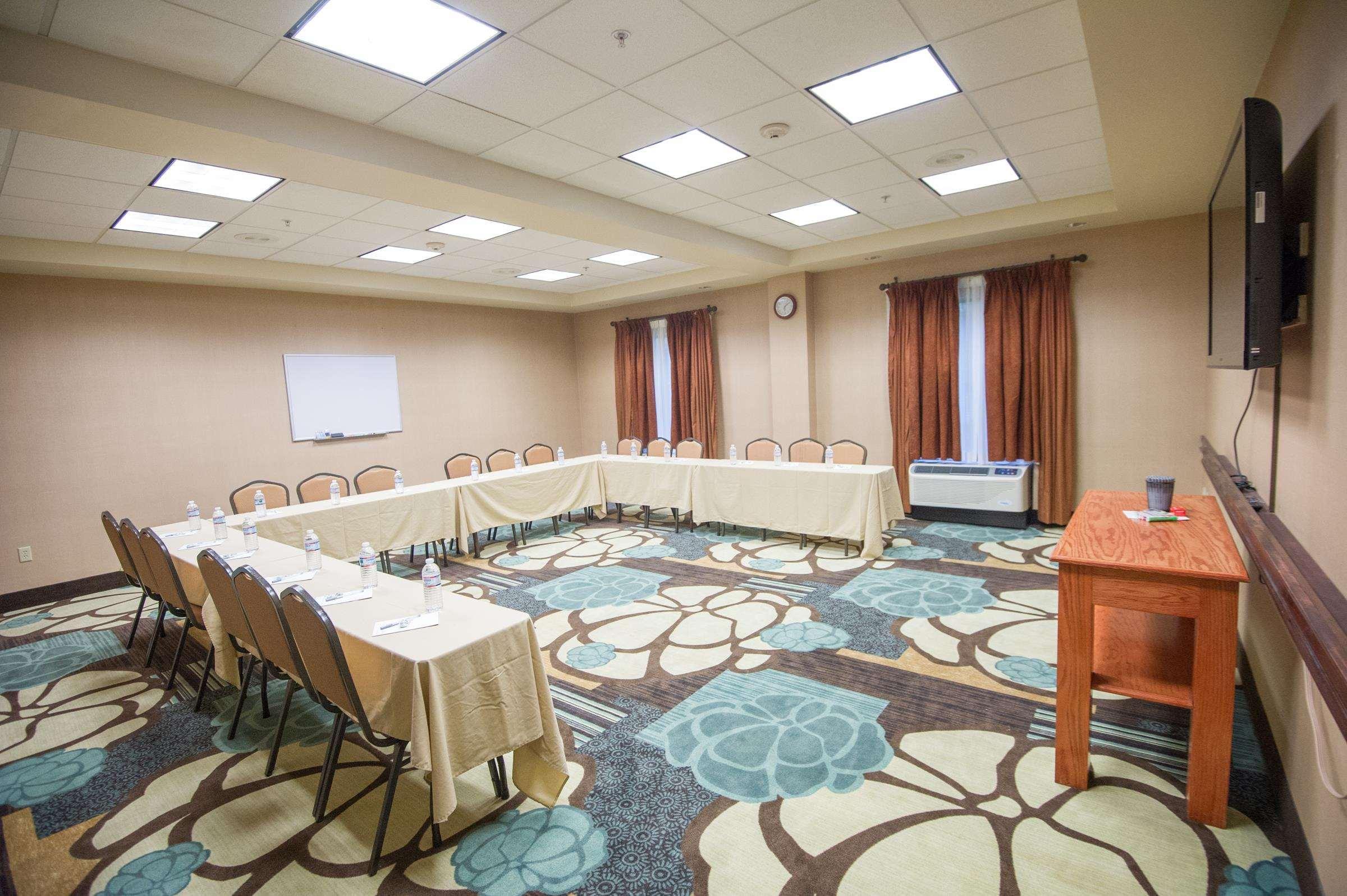 Hotel Hampton By Hilton Brattleboro Esterno foto