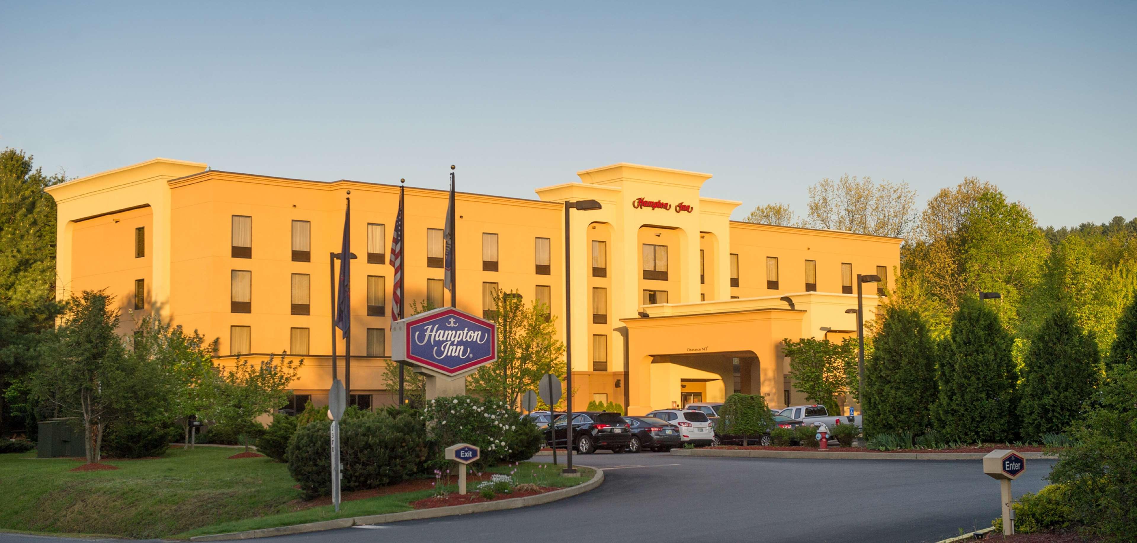 Hotel Hampton By Hilton Brattleboro Esterno foto