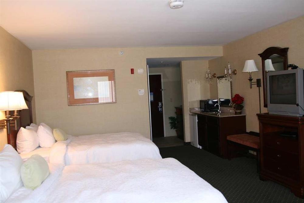 Hotel Hampton By Hilton Brattleboro Esterno foto
