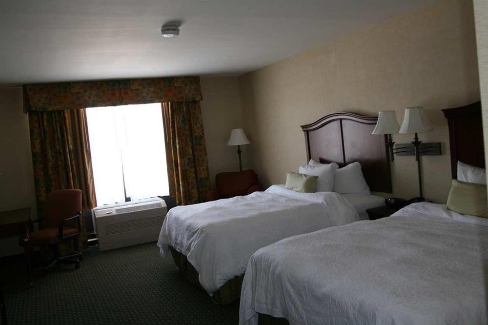 Hotel Hampton By Hilton Brattleboro Esterno foto