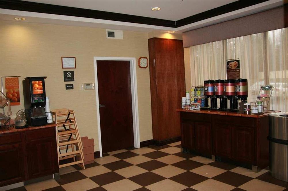 Hotel Hampton By Hilton Brattleboro Ristorante foto
