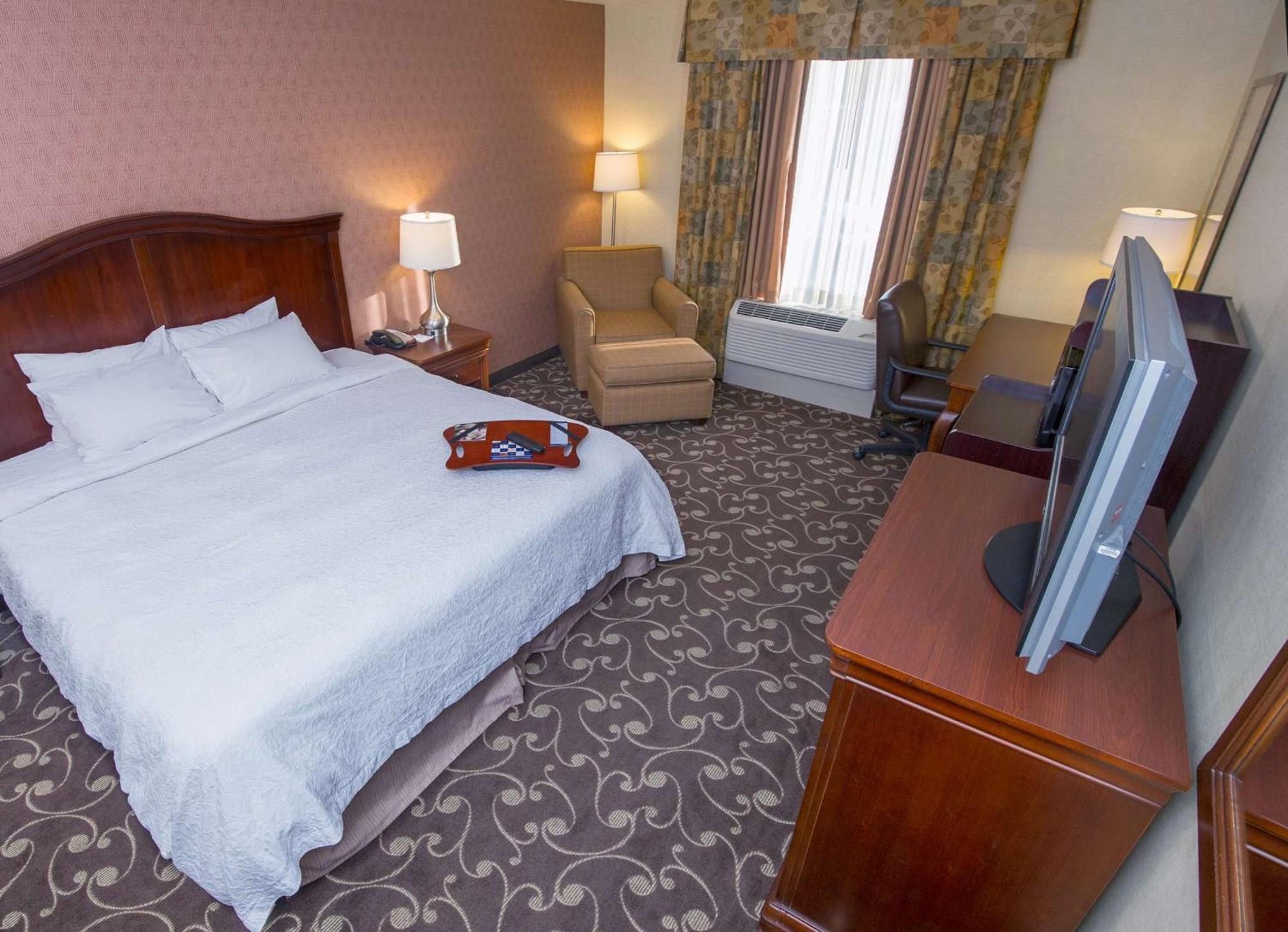 Hotel Hampton By Hilton Brattleboro Esterno foto
