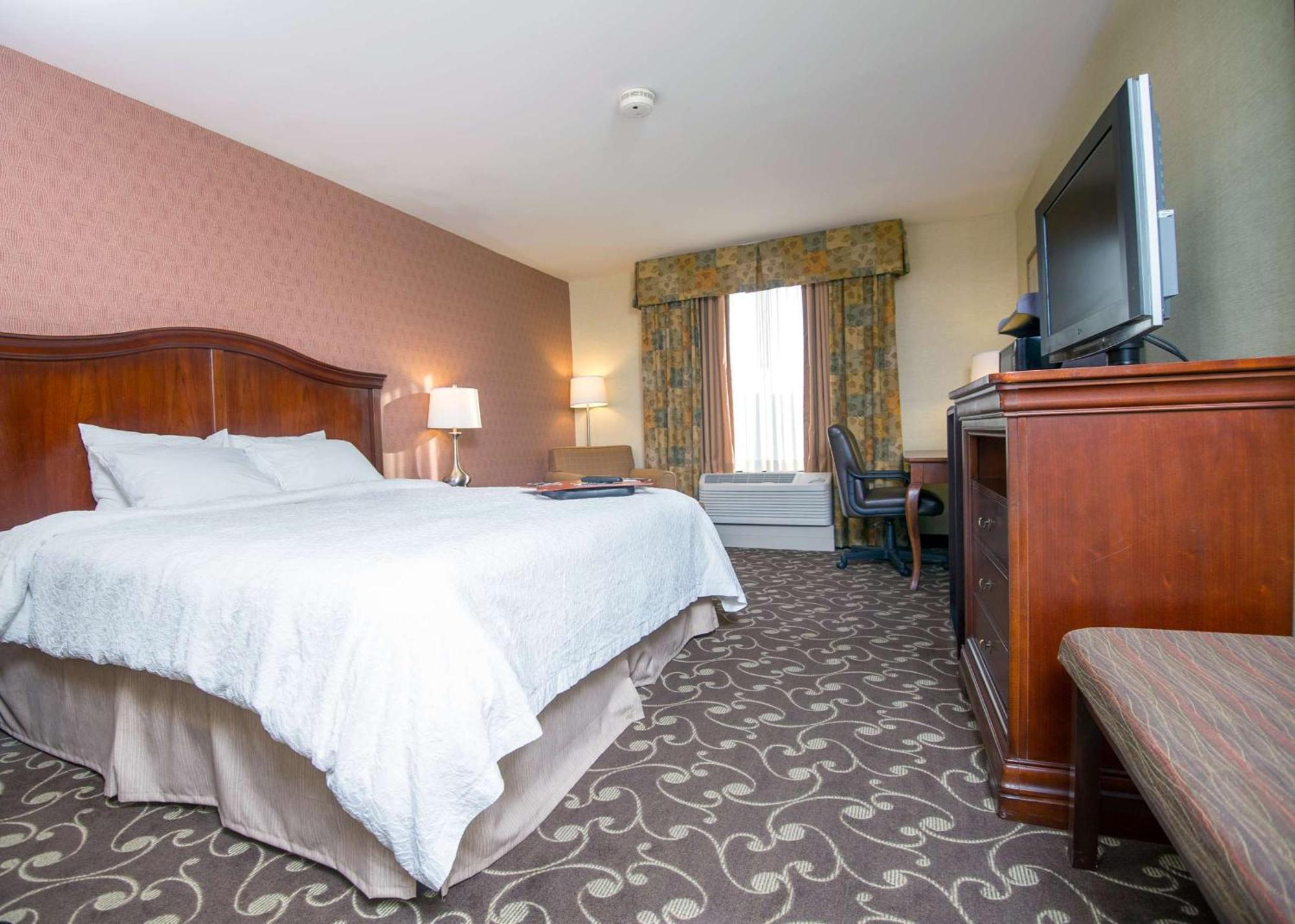 Hotel Hampton By Hilton Brattleboro Esterno foto