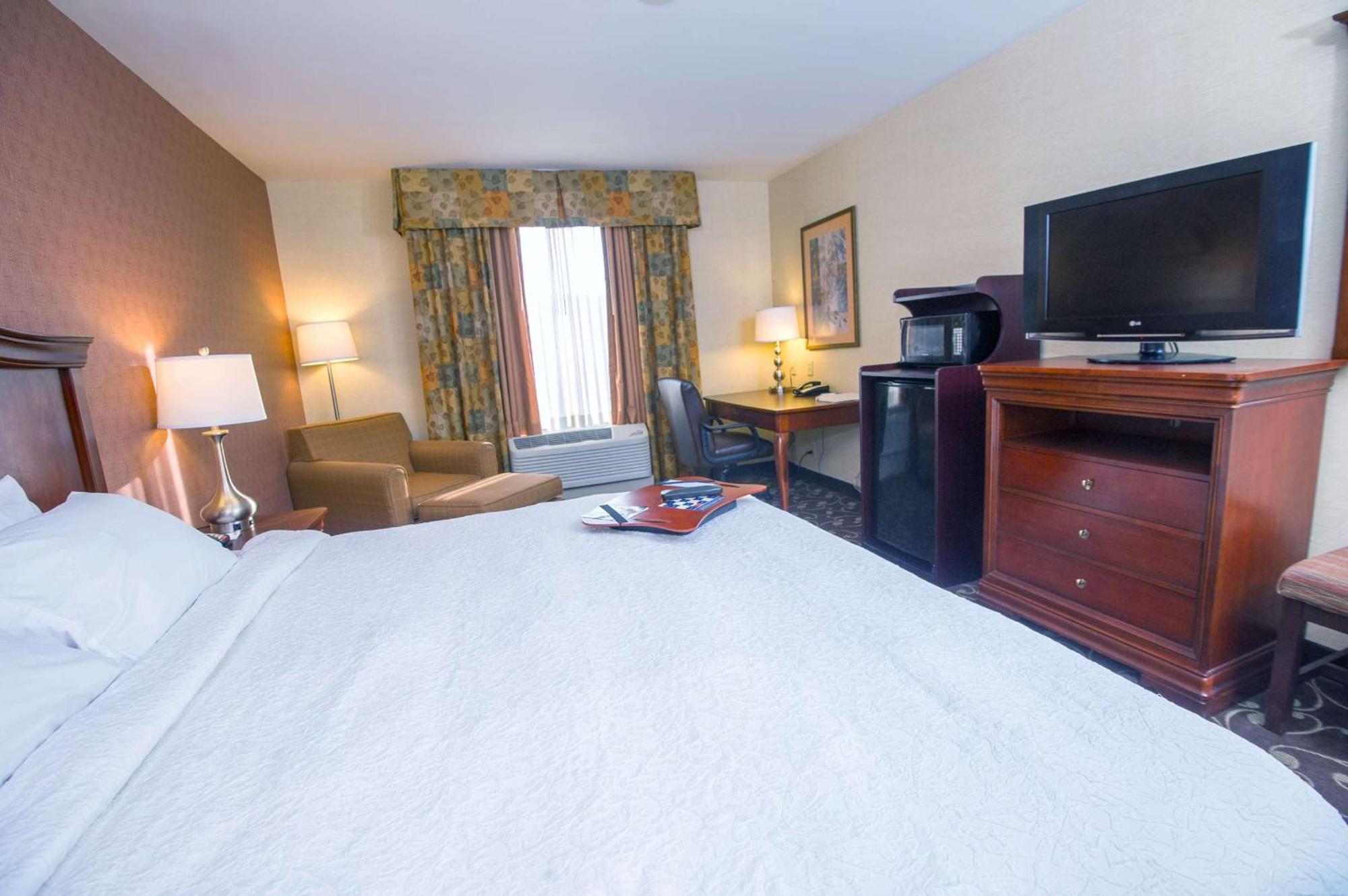 Hotel Hampton By Hilton Brattleboro Esterno foto