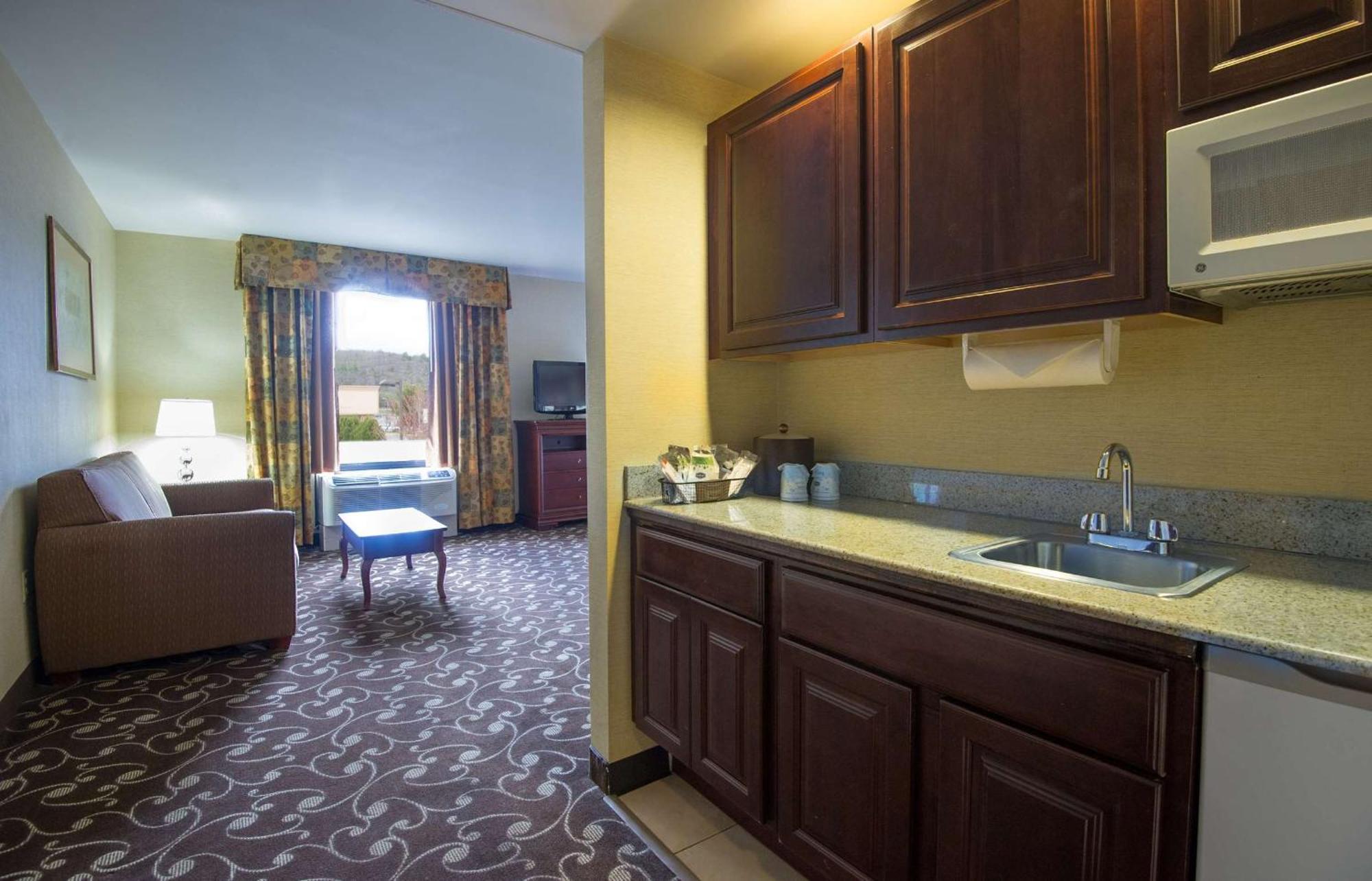Hotel Hampton By Hilton Brattleboro Esterno foto
