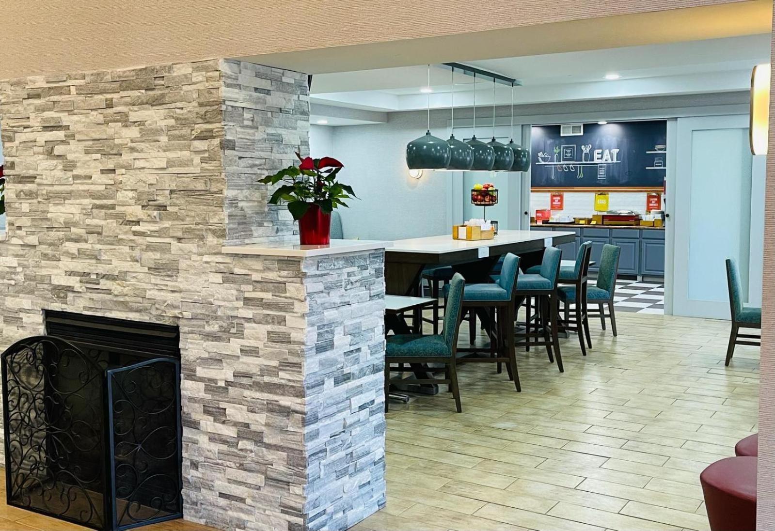 Hotel Hampton By Hilton Brattleboro Esterno foto