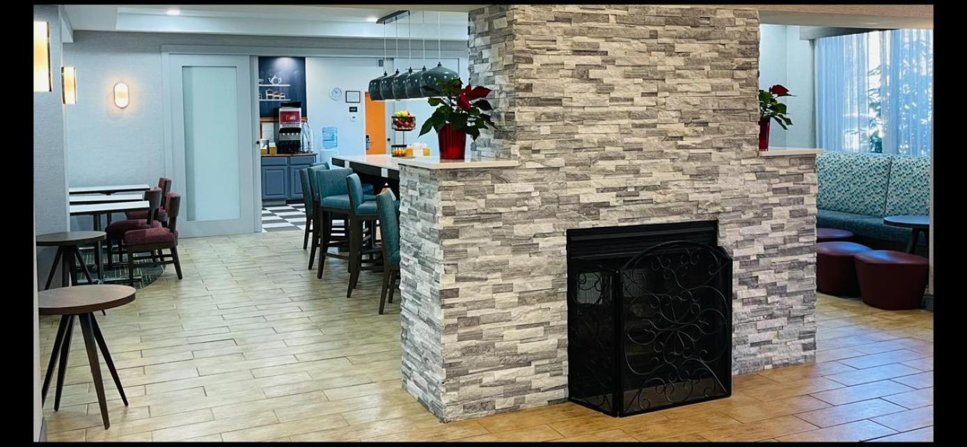 Hotel Hampton By Hilton Brattleboro Esterno foto